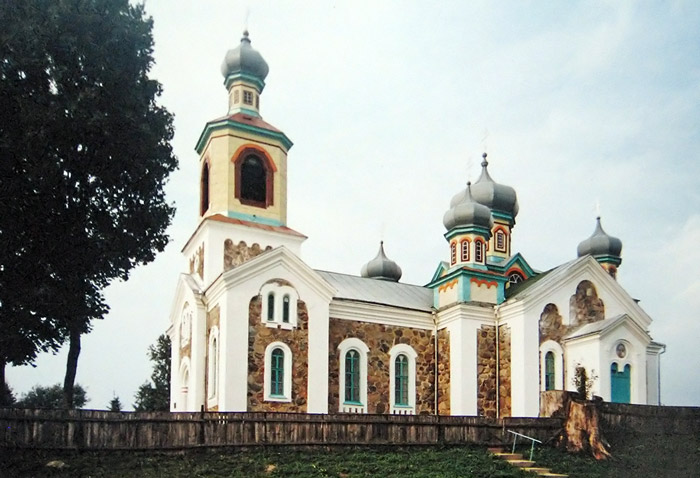 Белоруссия, село Турец, Церковь Покрова Божией Матери, где о. Александр ребёнком прислуживал в алтаре и пел в хоре