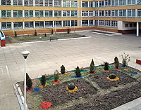 внутренний двор гимназии №17 в г. Королеве Московской области