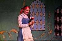 сцена из спектакля Аленький цветочек Театра Юного Зрителя в Королеве